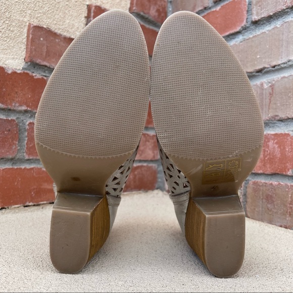 🆕Musse & Cloud Silver Leather Cutout Booties Sz 6 - Picture 11 of 13